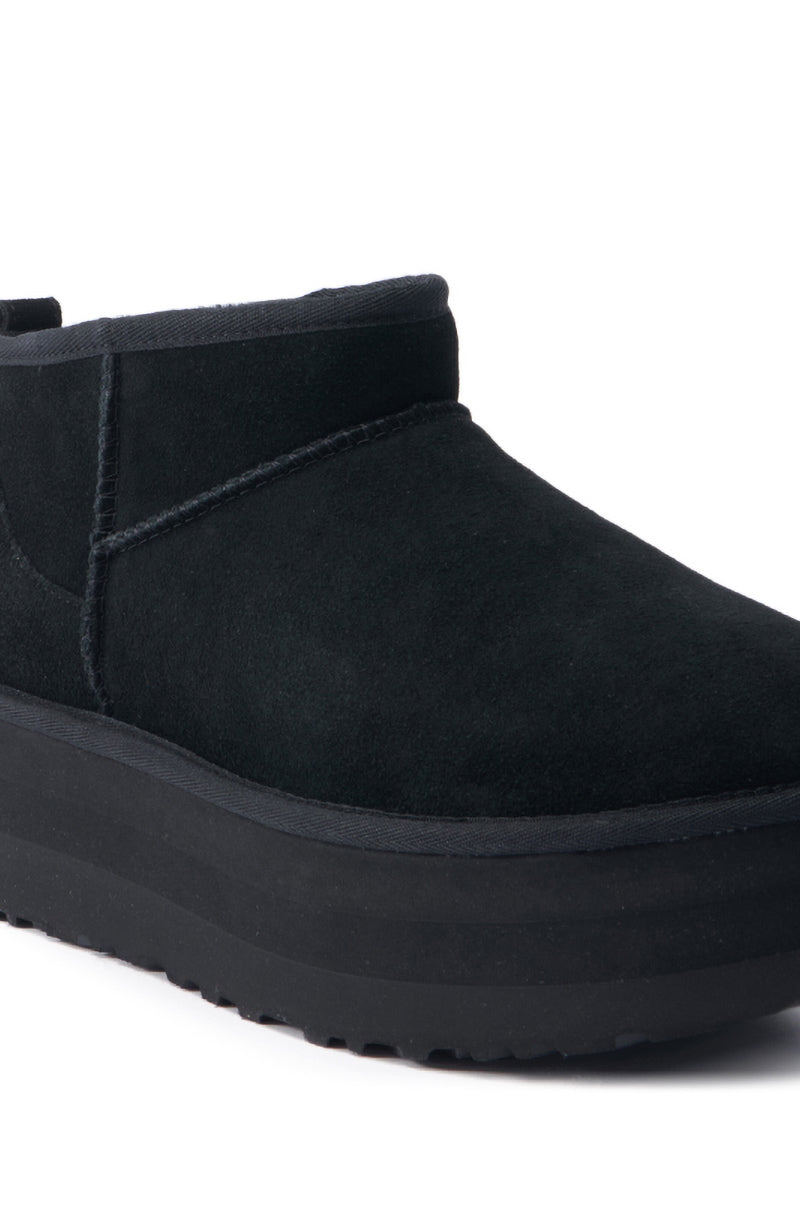 UGG CLASSIC ULTRA MINI PLATFORM IN BLACK