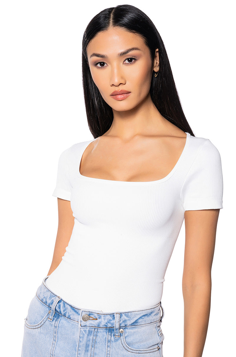 PAXTON SQUARE NECK SEAMLESS SHORT SLEEVE BODYSUIT IN WHITE