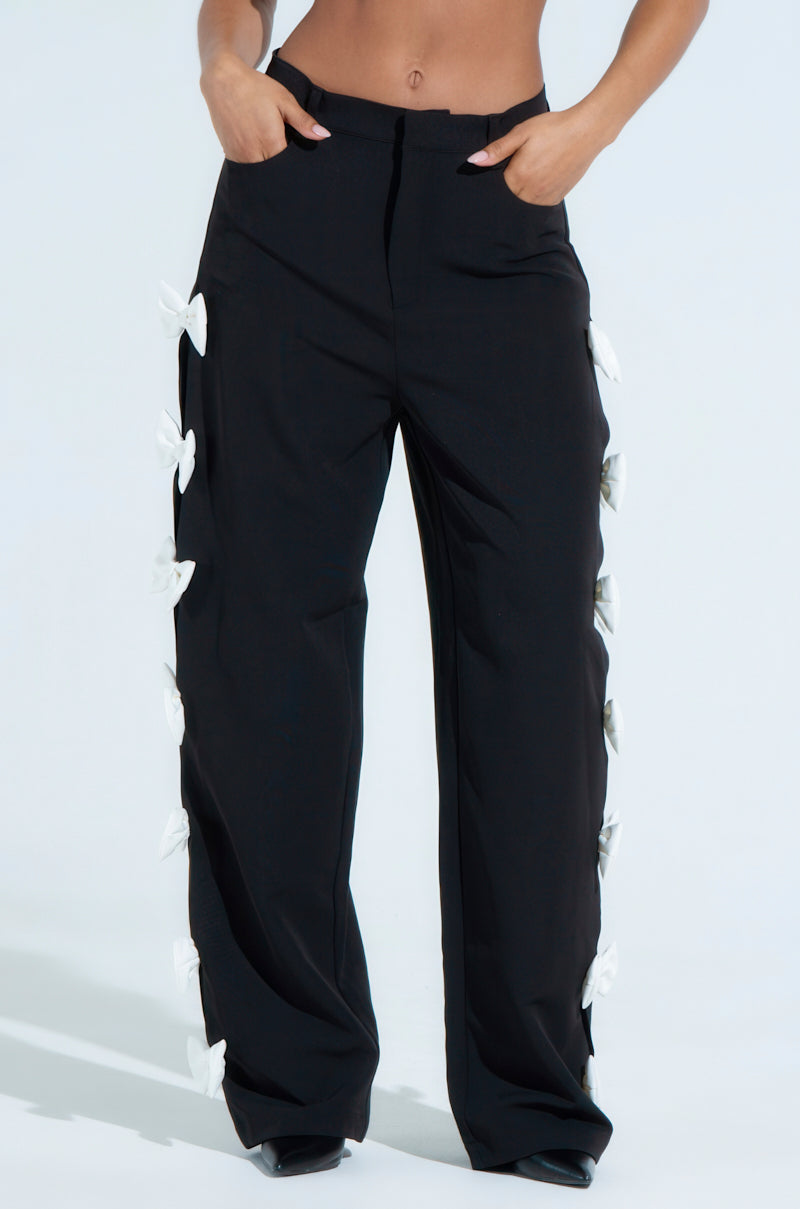 FEELING CUTE BOW DETAIL PANT