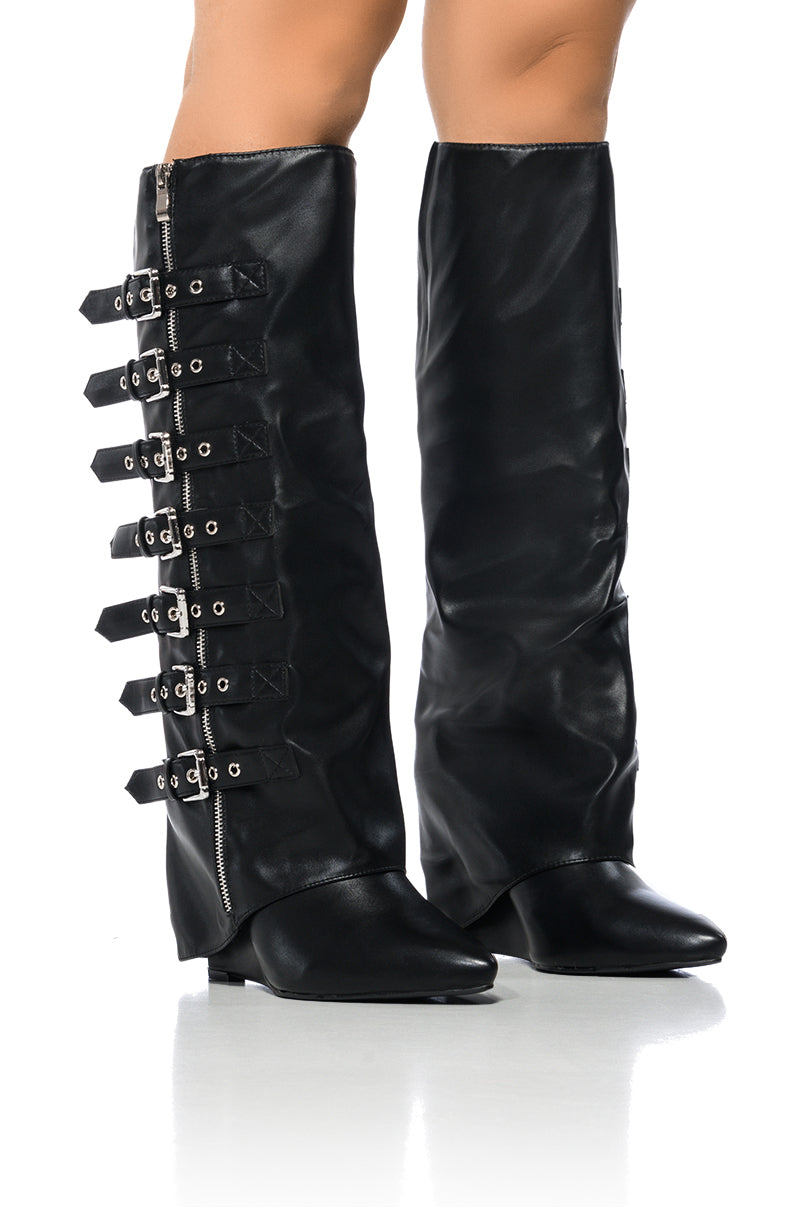 AZALEA WANG RISNA BLACK BUCKLE DETAIL BOOT