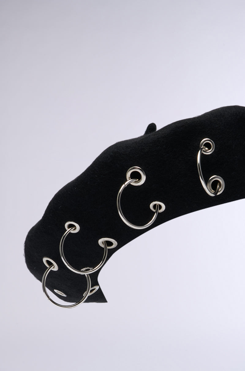 STAY CONNECTED GROMMET BERET