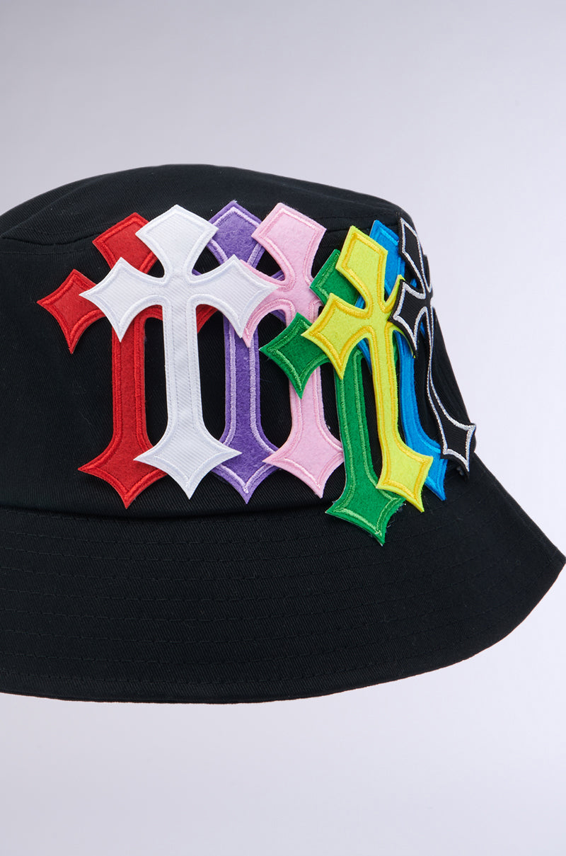 CROSSED PATCH BUCKET HAT