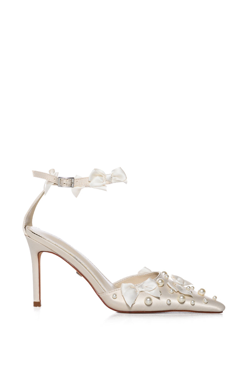 AZALEA WANG ADELIA CREAM BOW EMBELLISHED PUMP