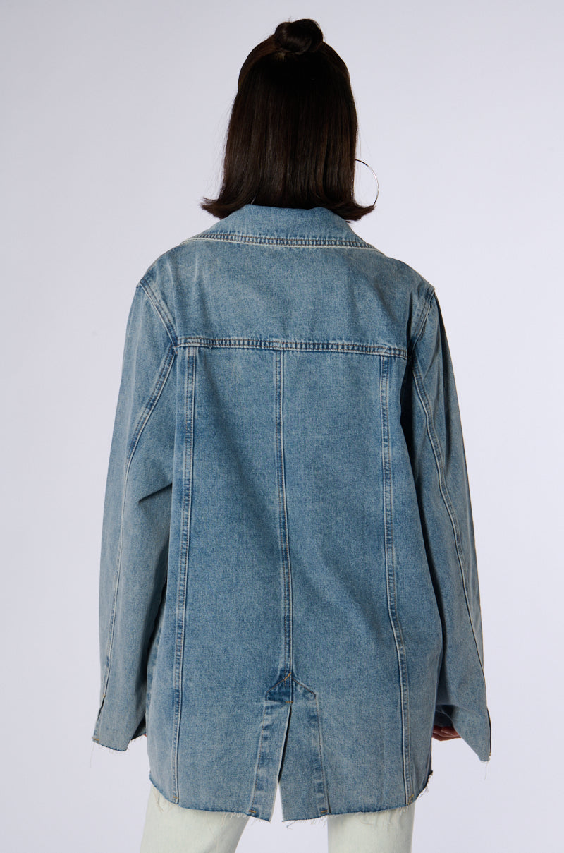 DAY N NIGHT OVERSIZED DENIM BLAZER