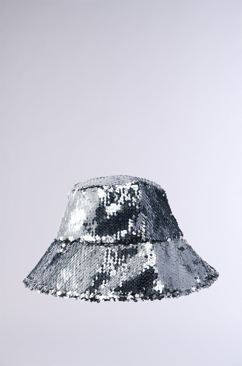 I ONLY SHINE SEQUIN BUCKET HAT IN SILVER