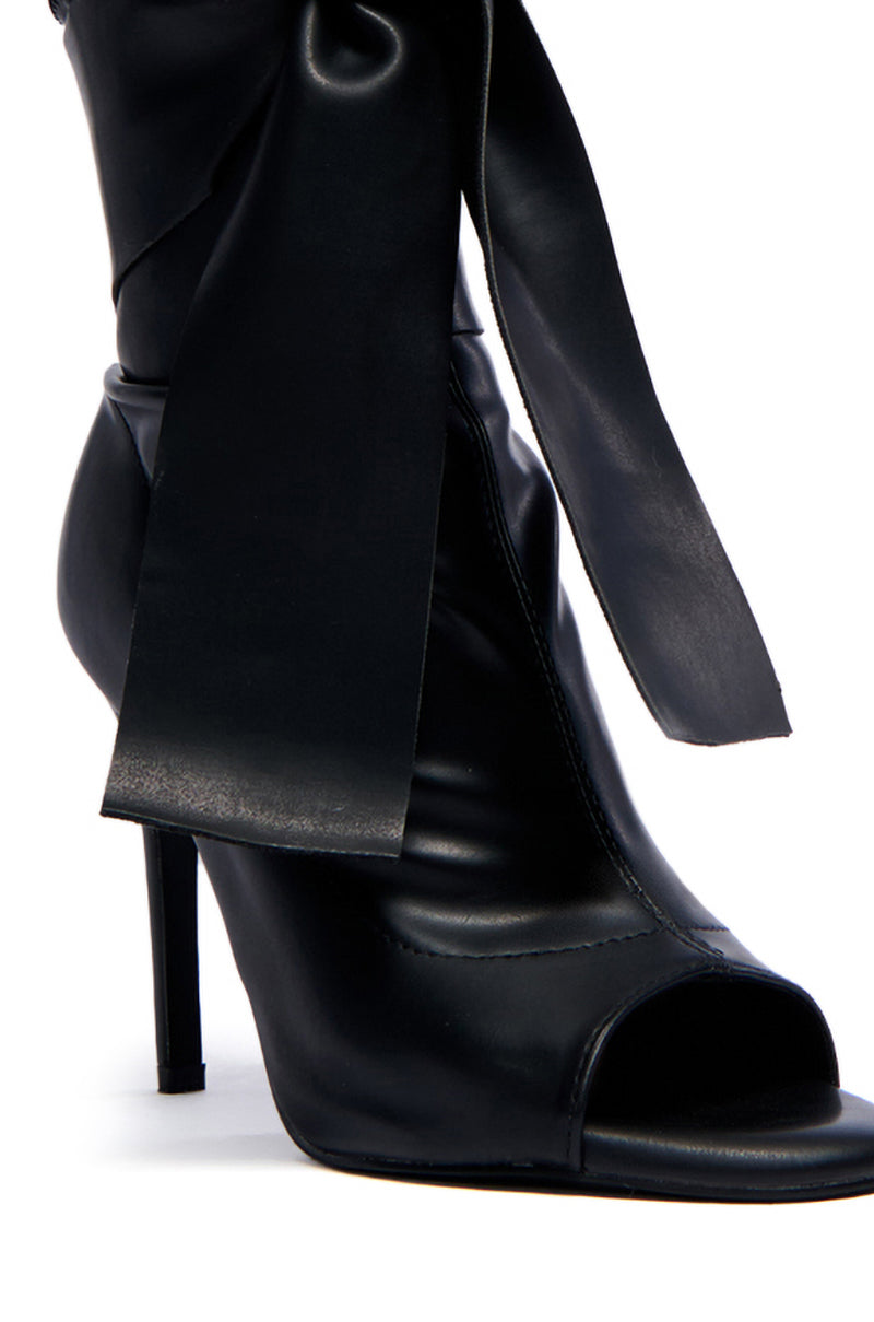 AZALEA WANG KLARICE BLACK PEEP TOE BOOTIE