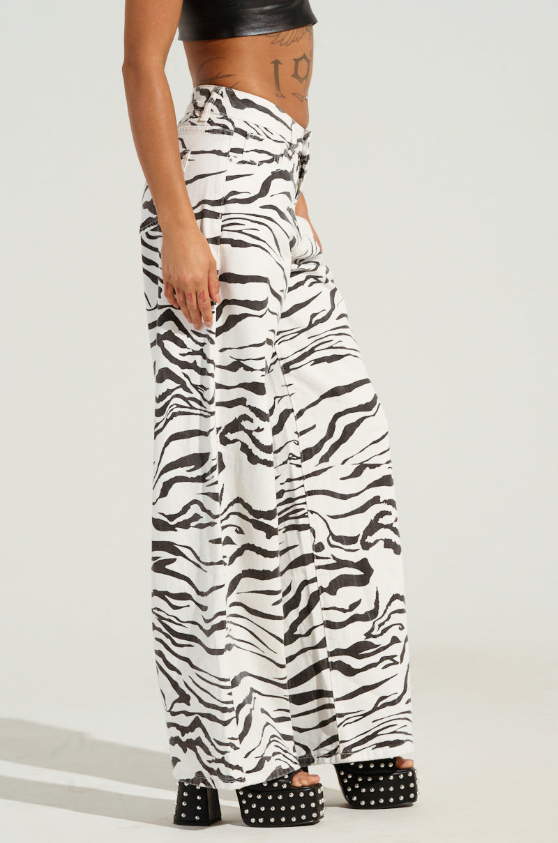 BACK IT UP ZEBRA PANT