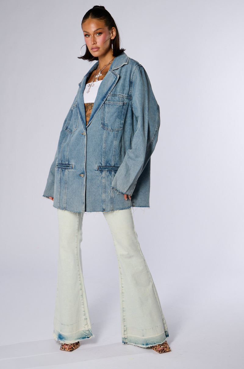 DAY N NIGHT OVERSIZED DENIM BLAZER