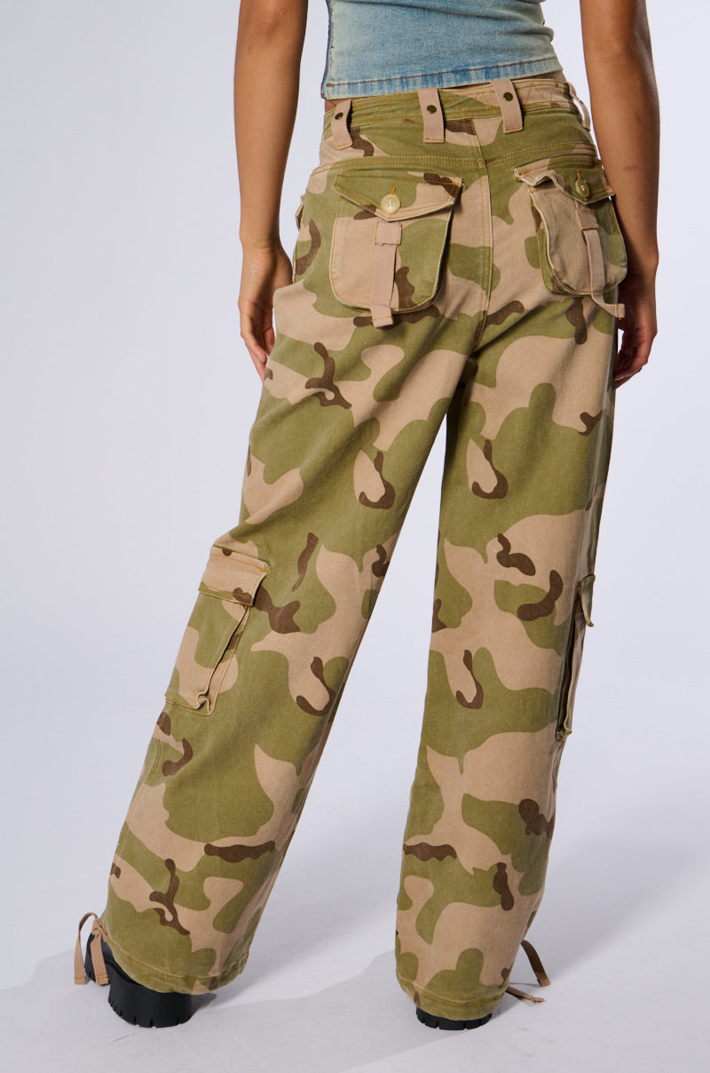 ON TOP OF IT CAMO JOGGER