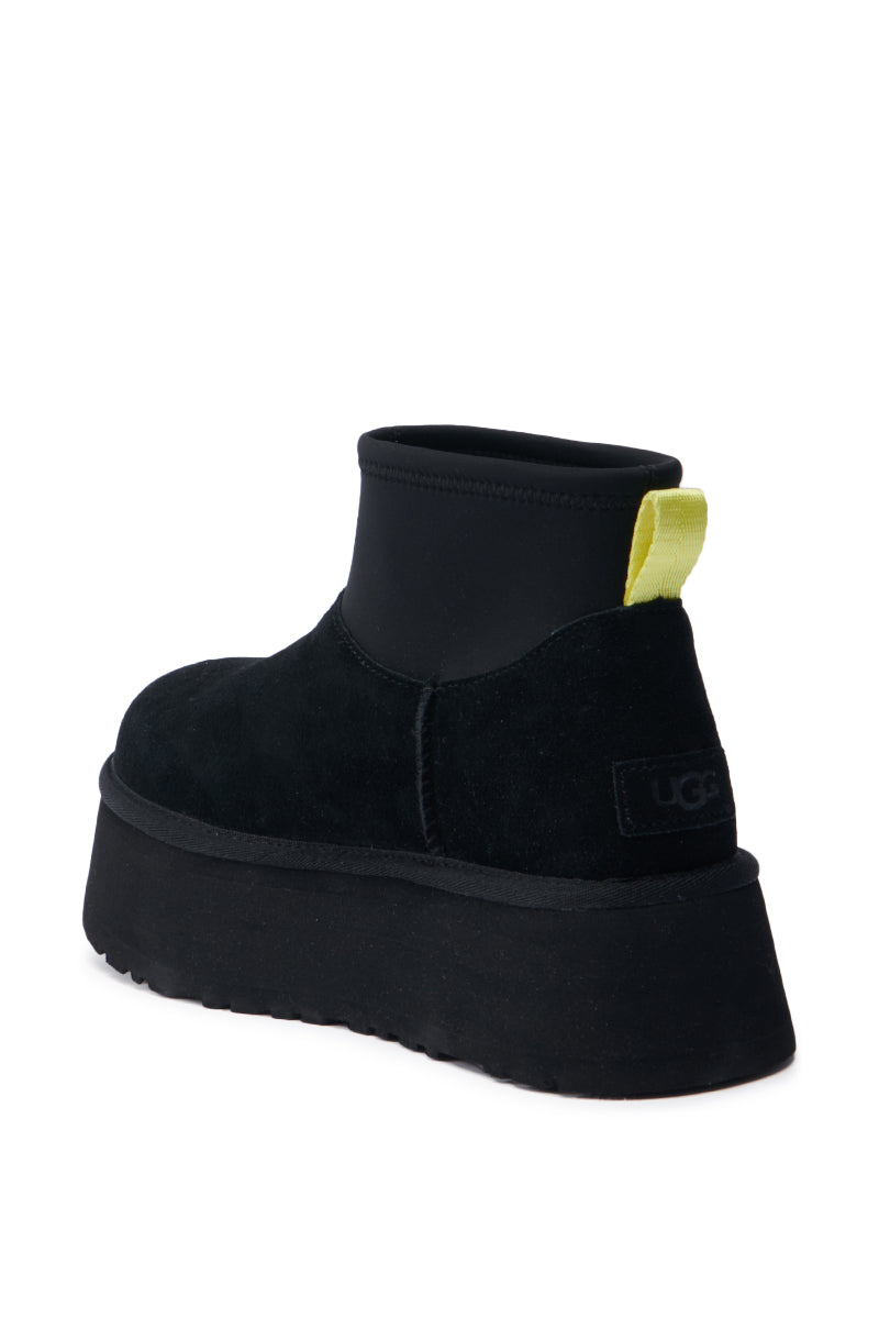 UGG CLASSIC MINI DIPPER IN BLACK