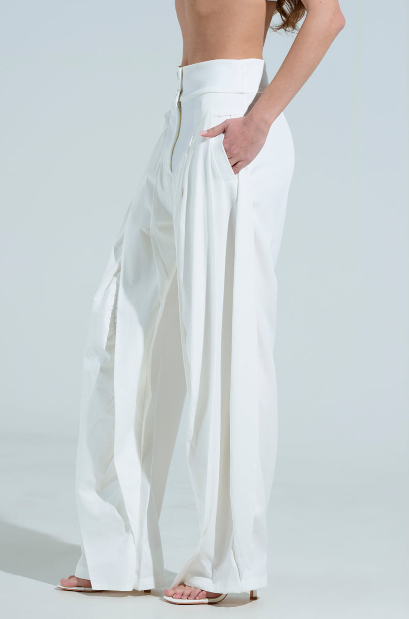 AMBER WIDE LEG PLEATED TROUSER PANT IN WHITE