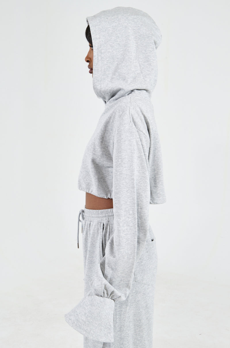 A CALM FLEX PULL OVER SWEATSHIRT IN HEATHER GREY