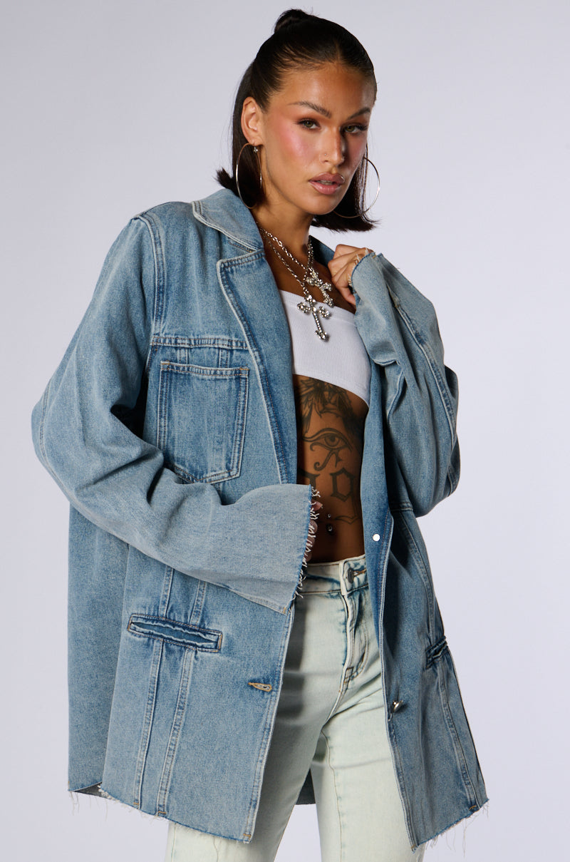 DAY N NIGHT OVERSIZED DENIM BLAZER