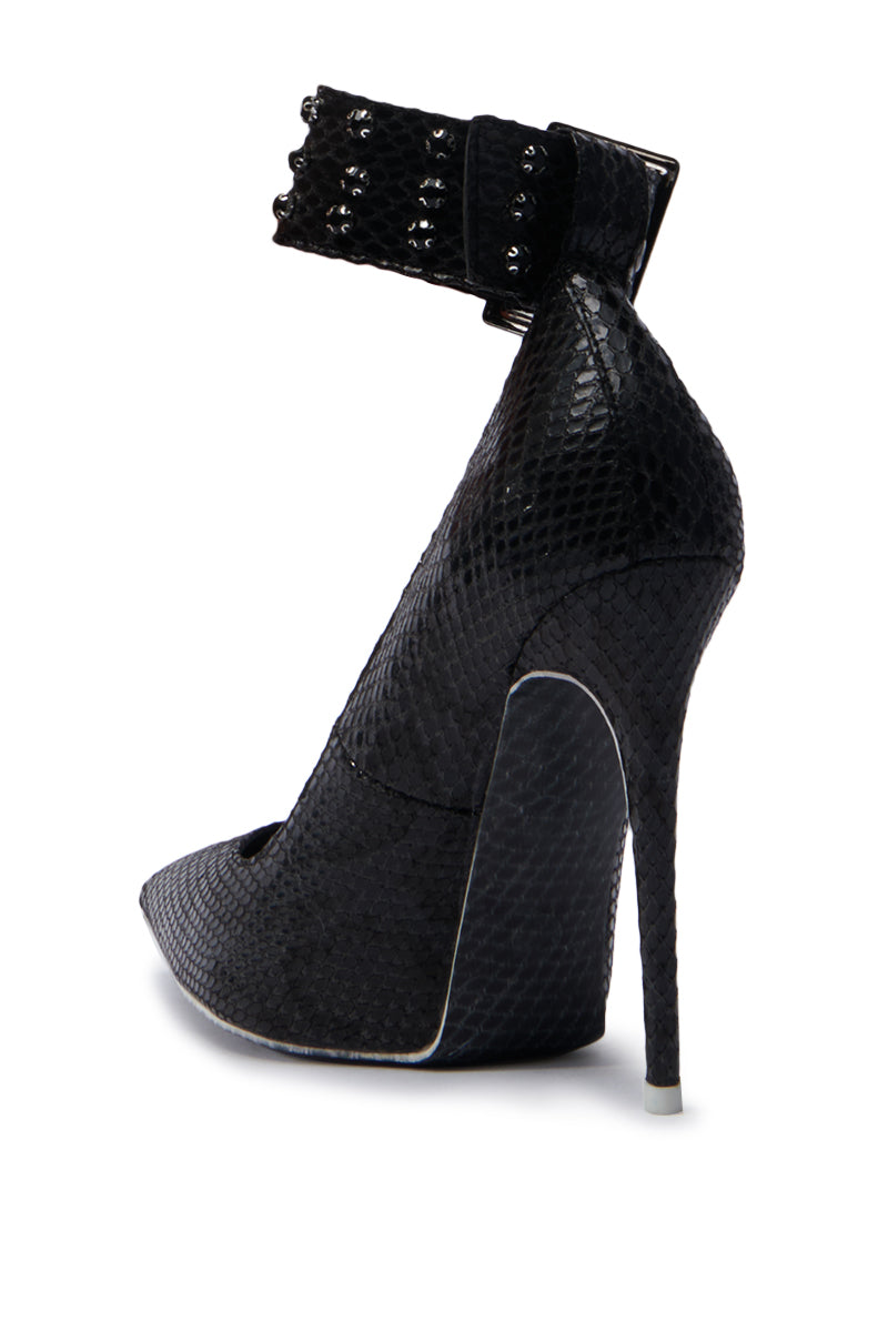 AZALEA WANG VOLNEY BLACK SNAKE STILETTO PUMP