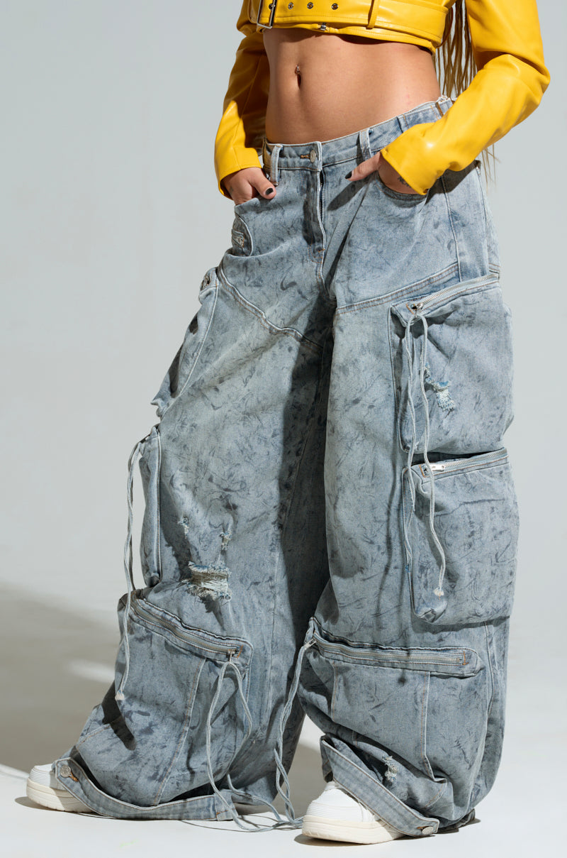 PLACES TO BE RELAXED CARGO DENIM JEANS