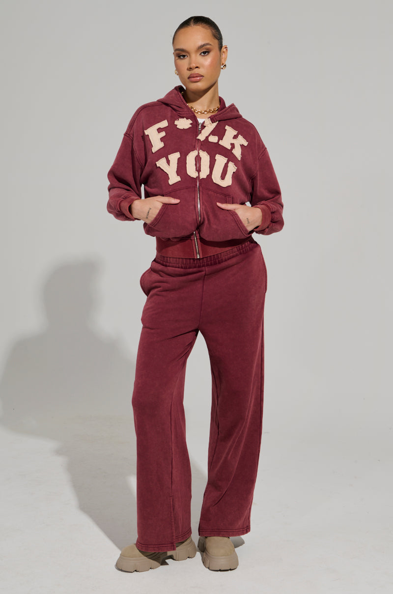 GRAPHIC LANGUAGE MINERAL WASH ZIP UP SWEATSHIRT IN BURGUNDY