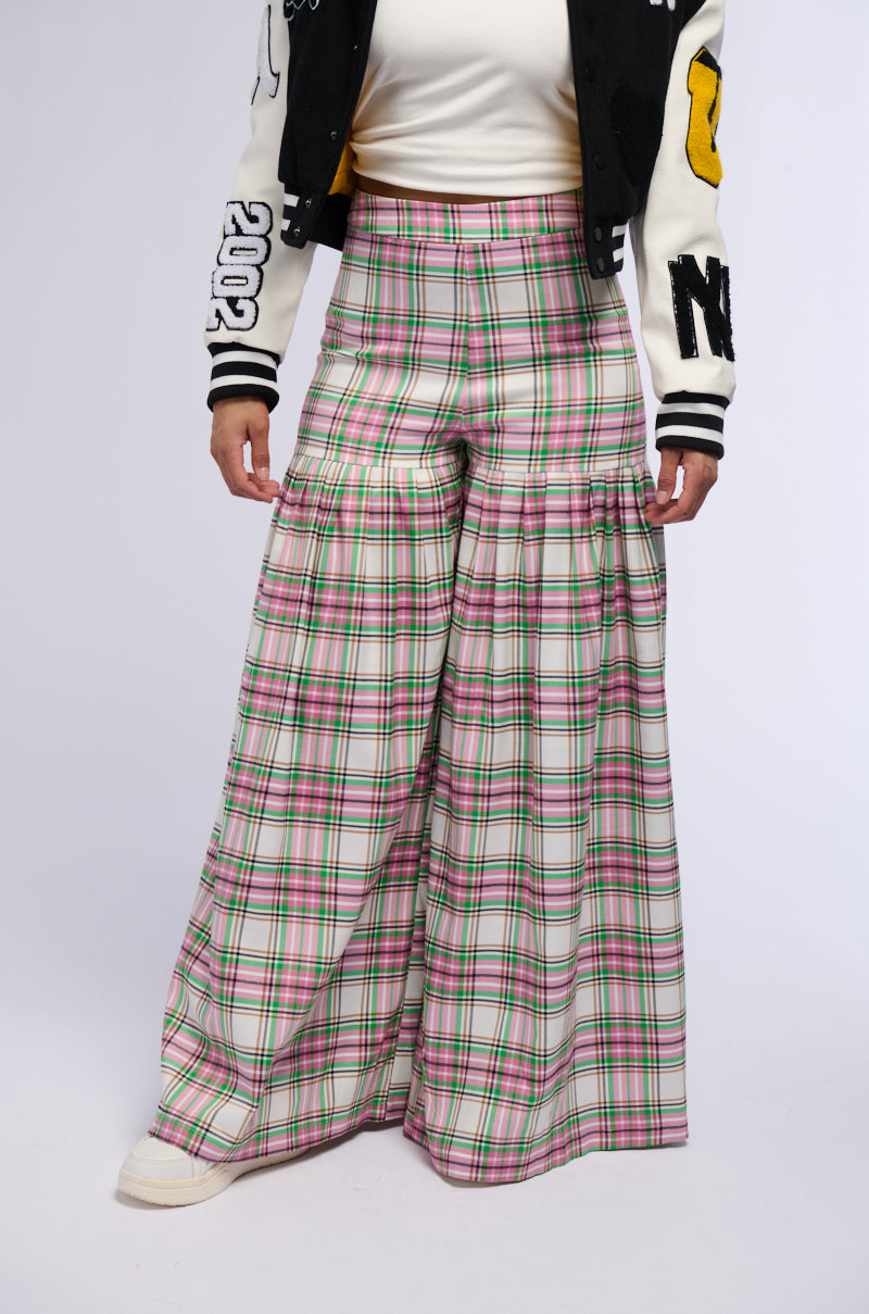 WHATEVER IT IS PLAID PLEATED PANT