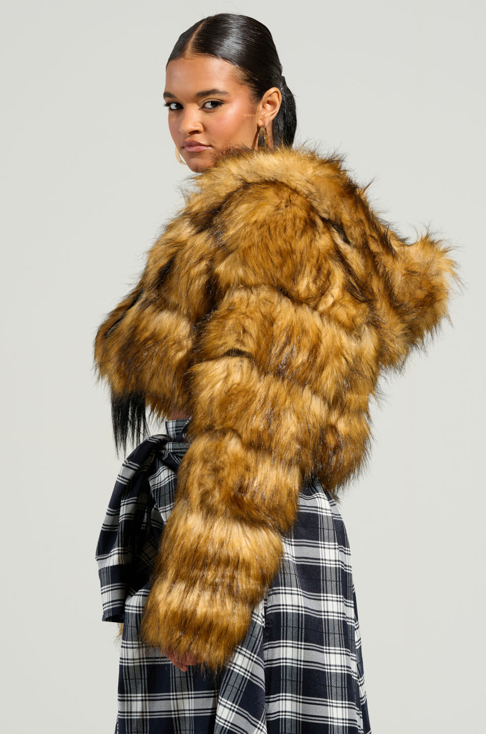 GRACELLE FAUX FUR CROPPED JACKET