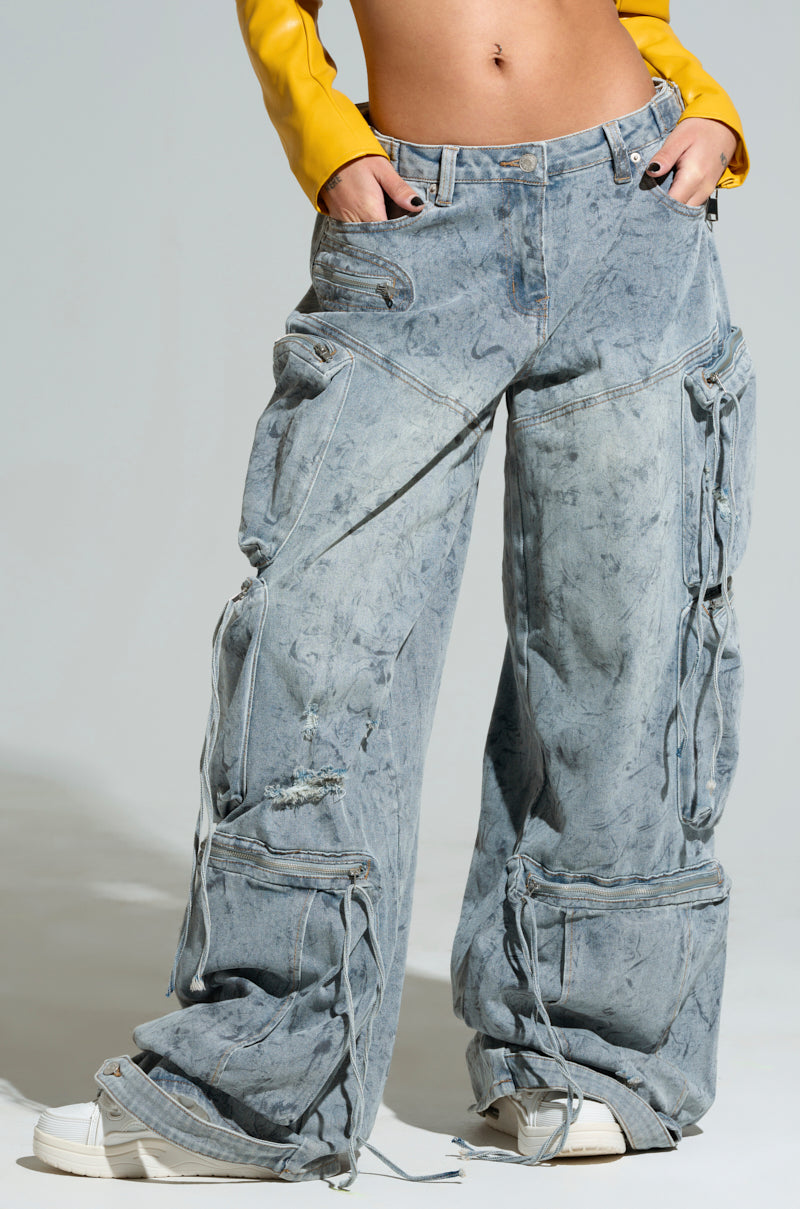 PLACES TO BE RELAXED CARGO DENIM JEANS