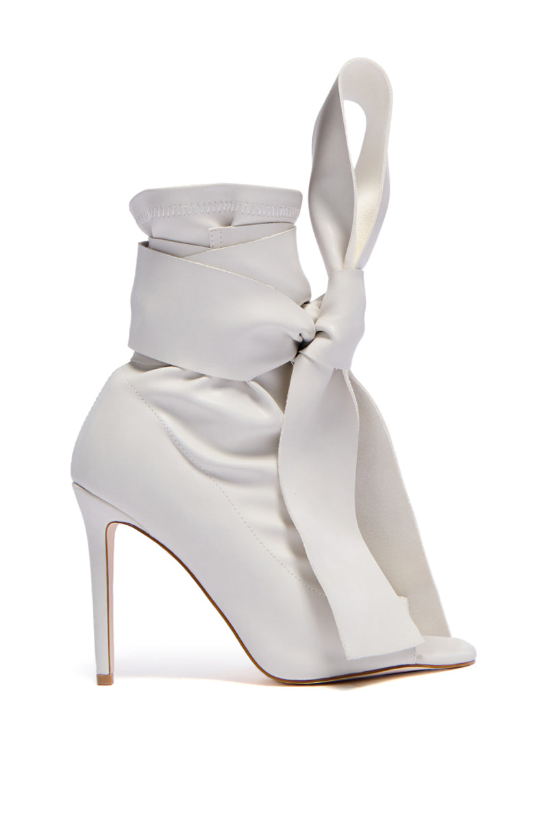 AZALEA WANG KLARICE BONE PEEP TOE