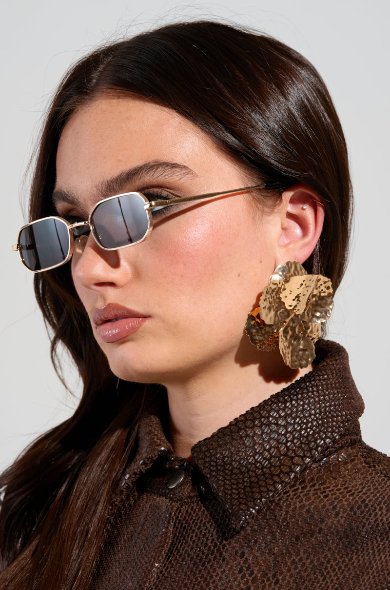 GOLDEN HOUR STATEMENT EARRING