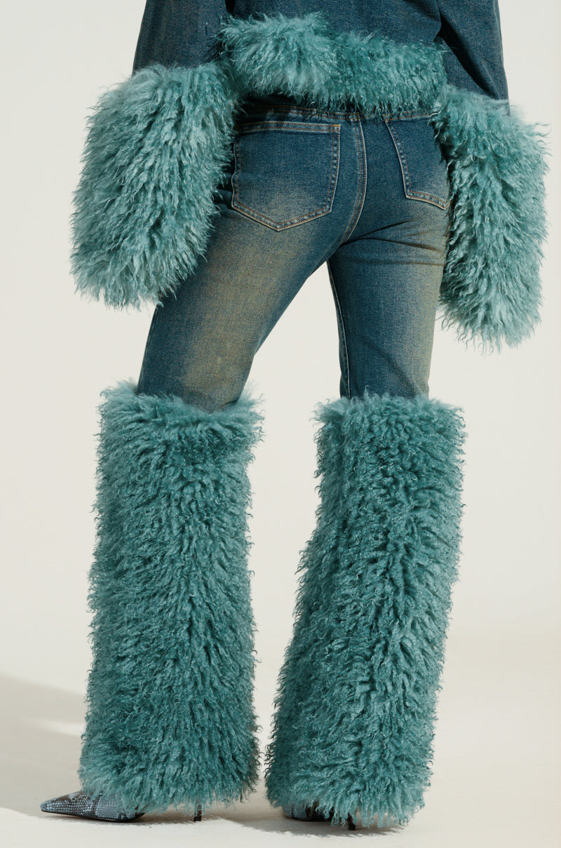 SIT PRETTY FUR TRIM JEANS IN BLUE DENIM