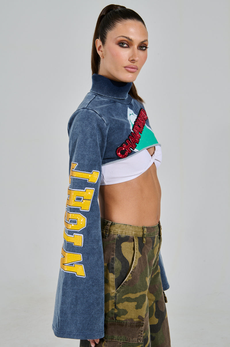 TRUE CHAMPION GRAPHIC CROPPED SWEATSHIRT