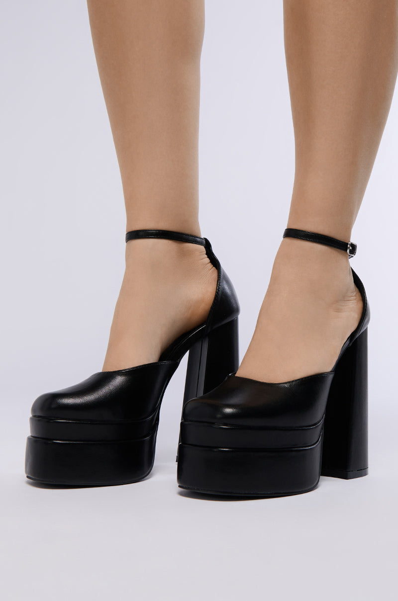 AZALEA WANG YUFFIE BLACK PLATFORM PUMP