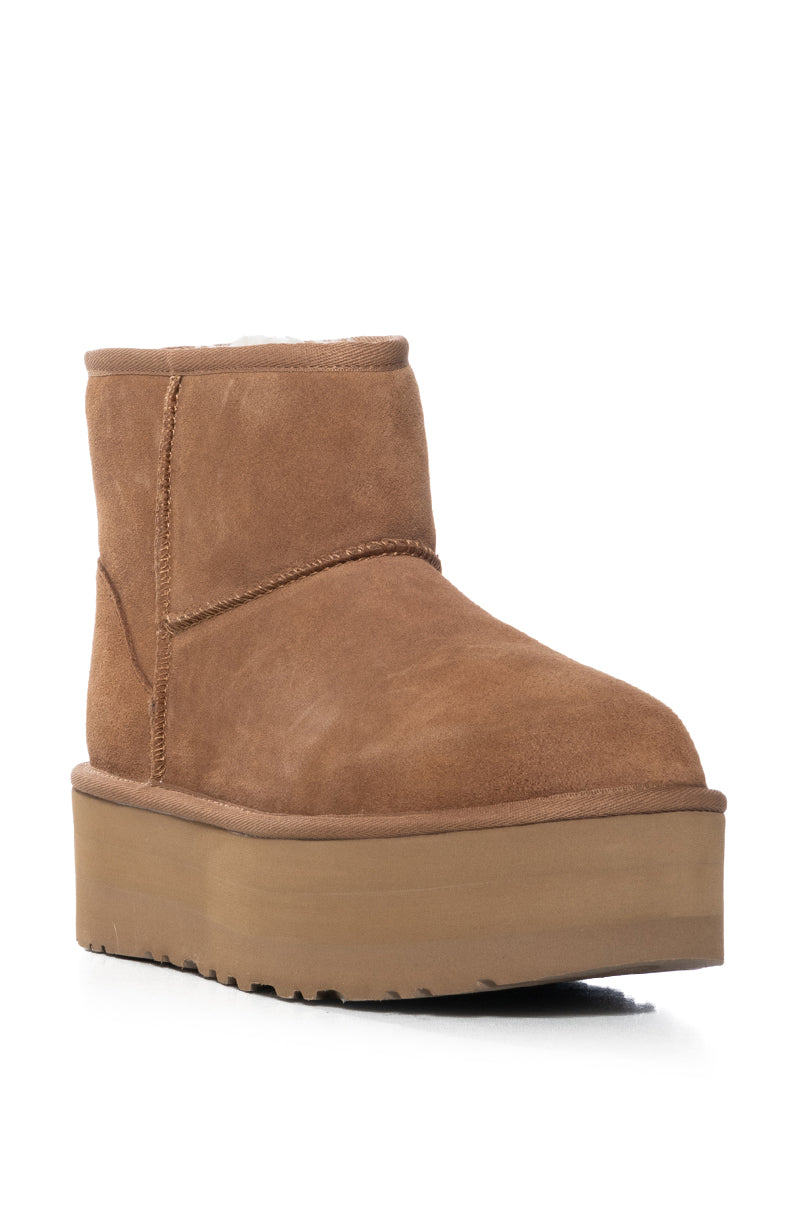 UGG CLASSIC MINI PLATFORM BOOTIE IN CHESTNUT