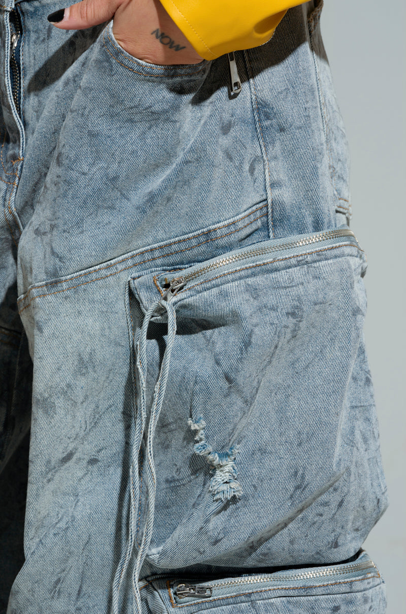 PLACES TO BE RELAXED CARGO DENIM JEANS