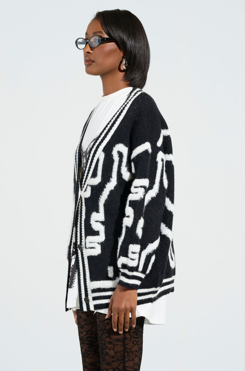 ABSTRACT LOVER OVERSIZED CARDIGAN IN BLACK WHITE