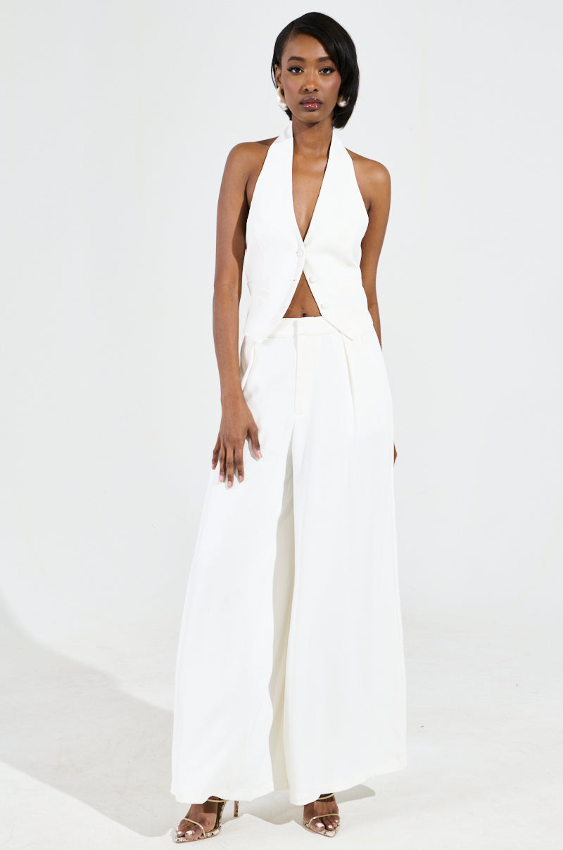 AMBROSIA CROPPED HALTER VEST IN WHITE