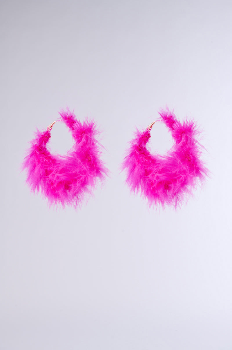 FEATHER FURY HOOP IN PINK