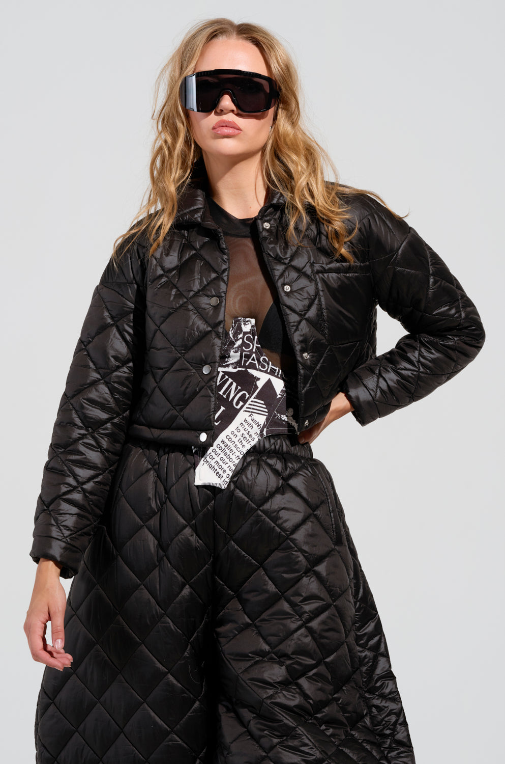 VIVI CROPPED PUFFER BOMBER IN BLACK