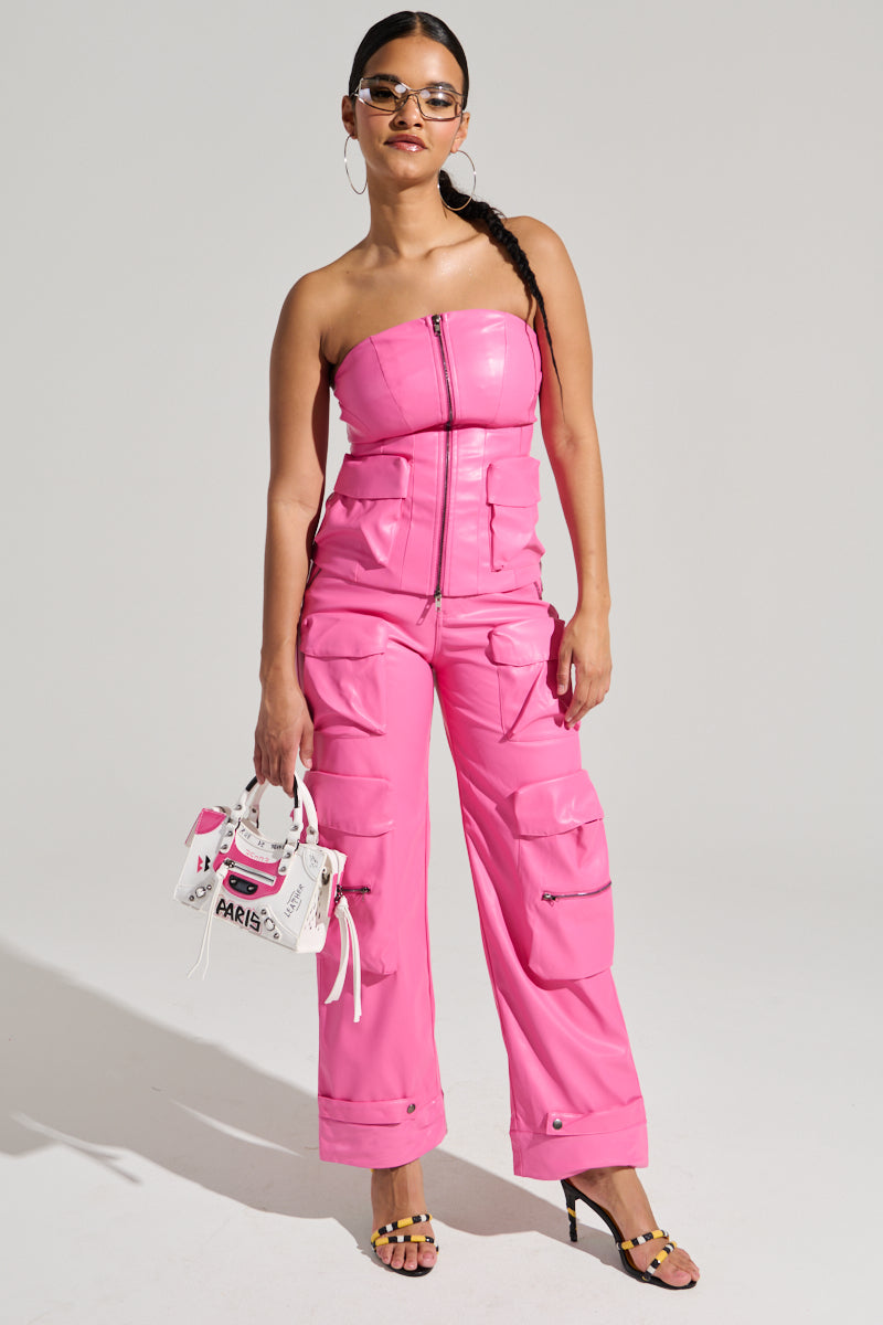 BUBBLEGUM SHORTY CARGO PANT IN PINK