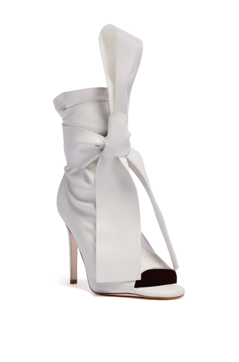 AZALEA WANG KLARICE BONE PEEP TOE