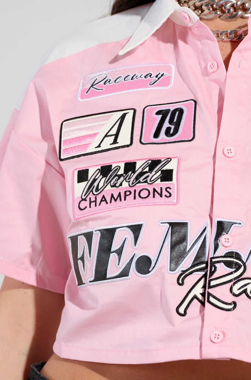 FEMME RACING BUTTON DOWN POPLIN SHIRT IN PINK