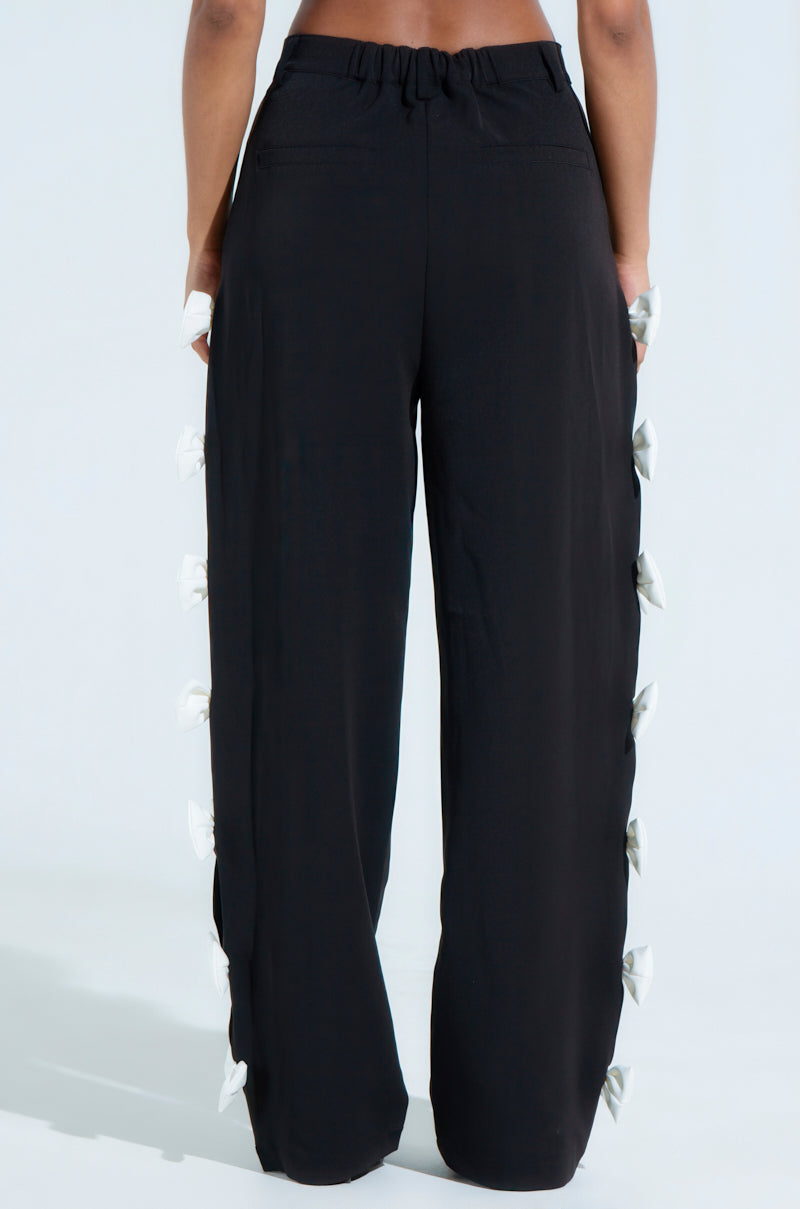 FEELING CUTE BOW DETAIL PANT