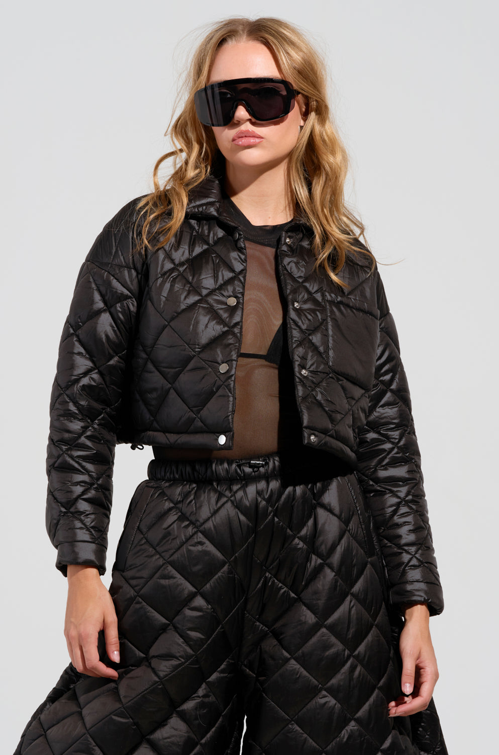 VIVI CROPPED PUFFER BOMBER IN BLACK