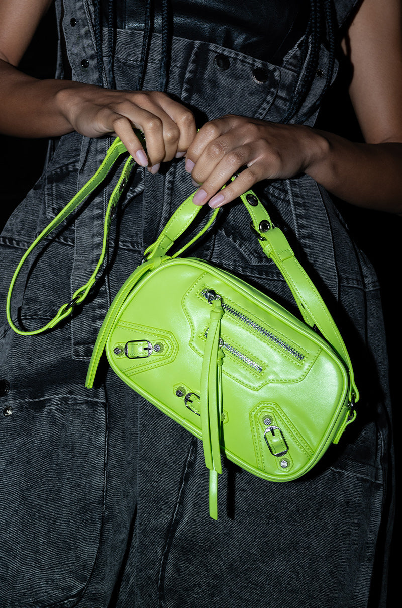 BUDGY GREEN SQUARE PURSE