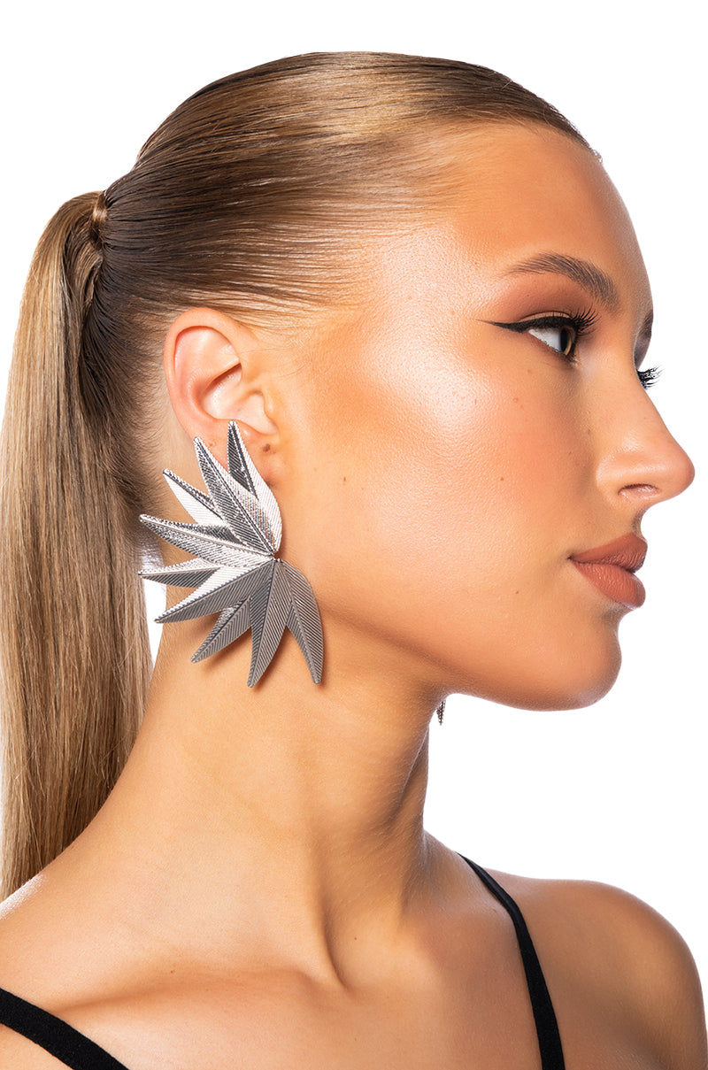 PARADISE OVERSIZED STUD