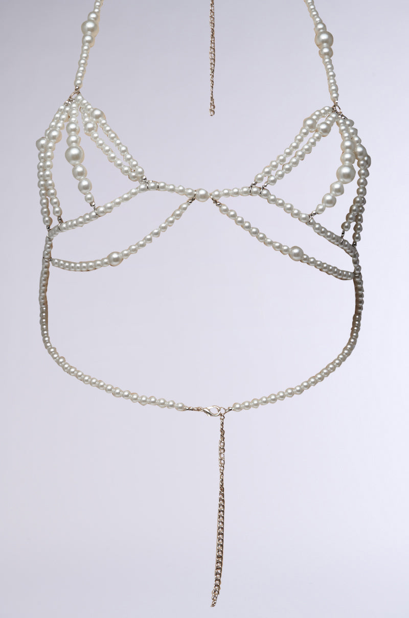 GIVING CLASS BODY CHAIN