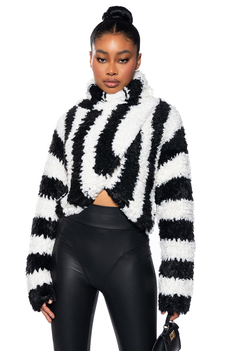 IN YOUR EYES LONG SLEEVE FUZZY MOCK NECK SWEATER