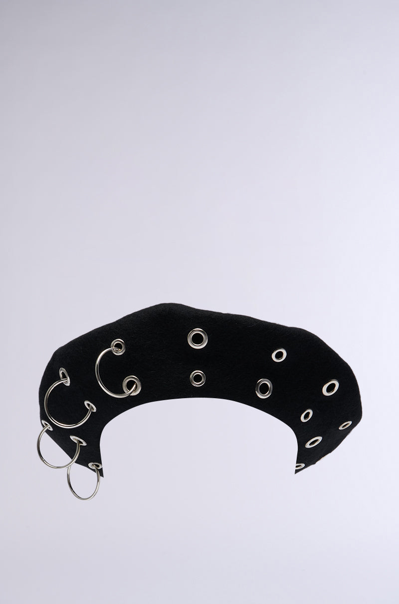 STAY CONNECTED GROMMET BERET