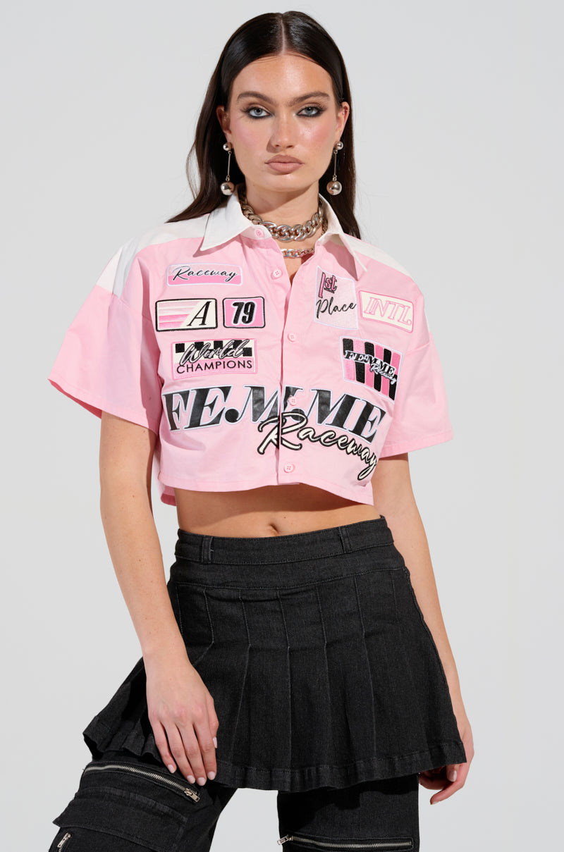 FEMME RACING BUTTON DOWN POPLIN SHIRT IN PINK