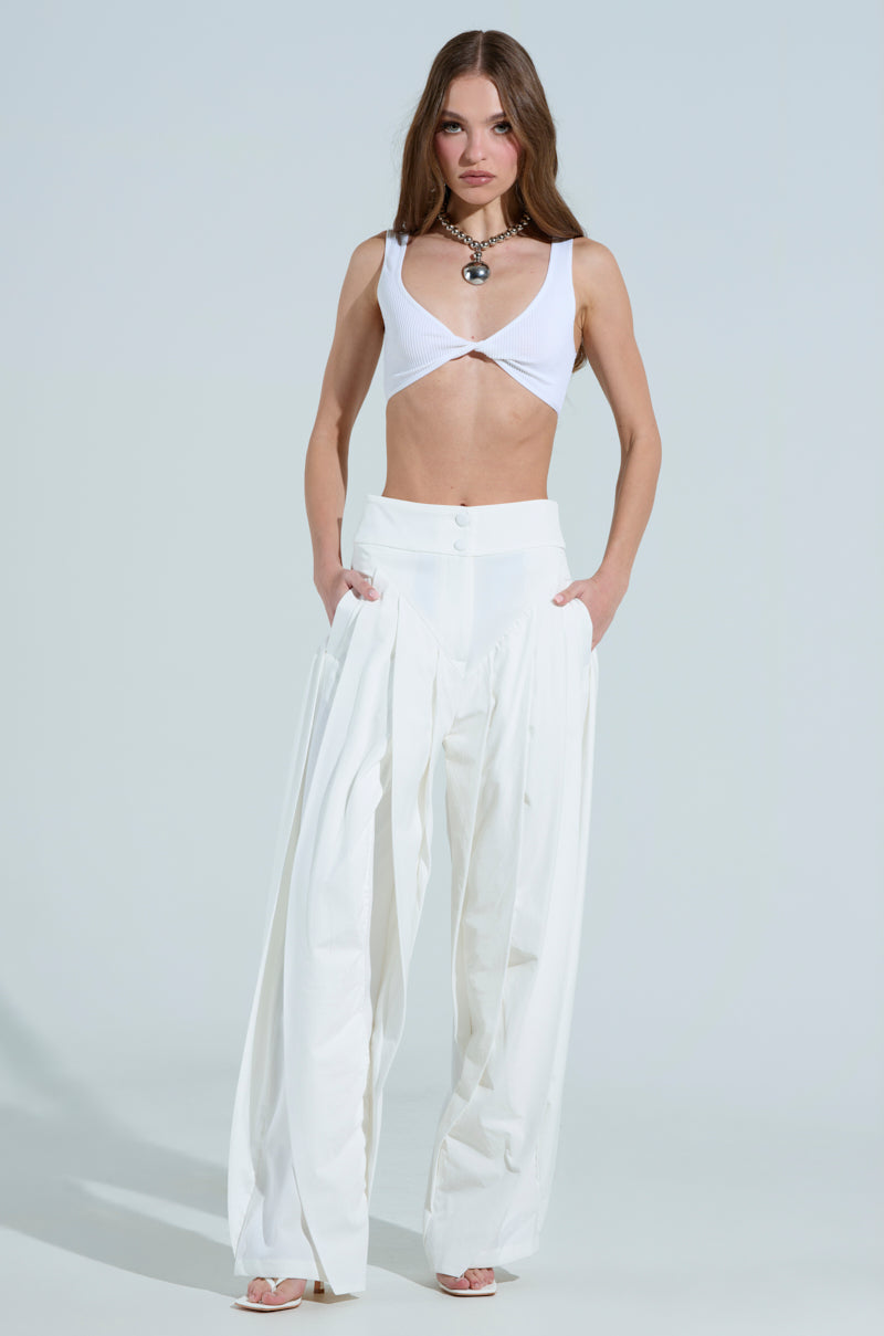 AMBER WIDE LEG PLEATED TROUSER PANT IN WHITE