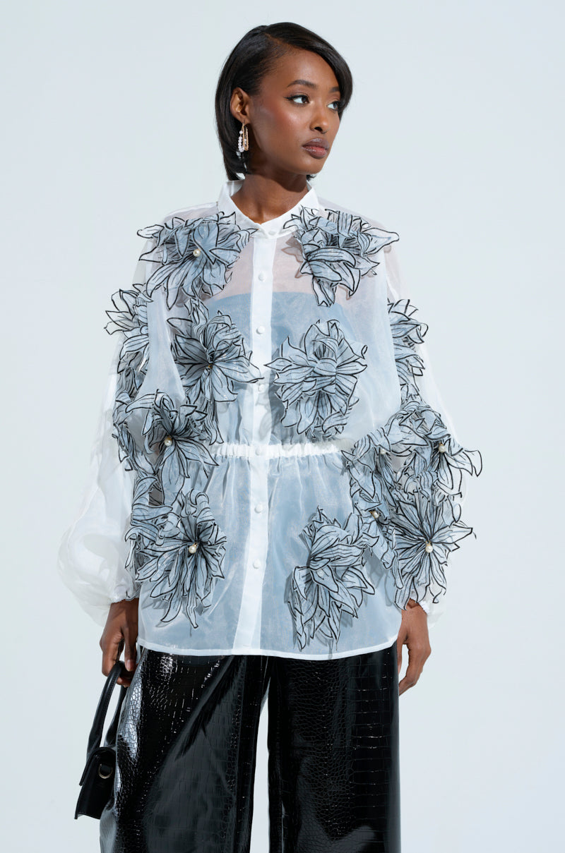 A GENTLE REMINDER FLOWER APPLIQUE BLOUSE