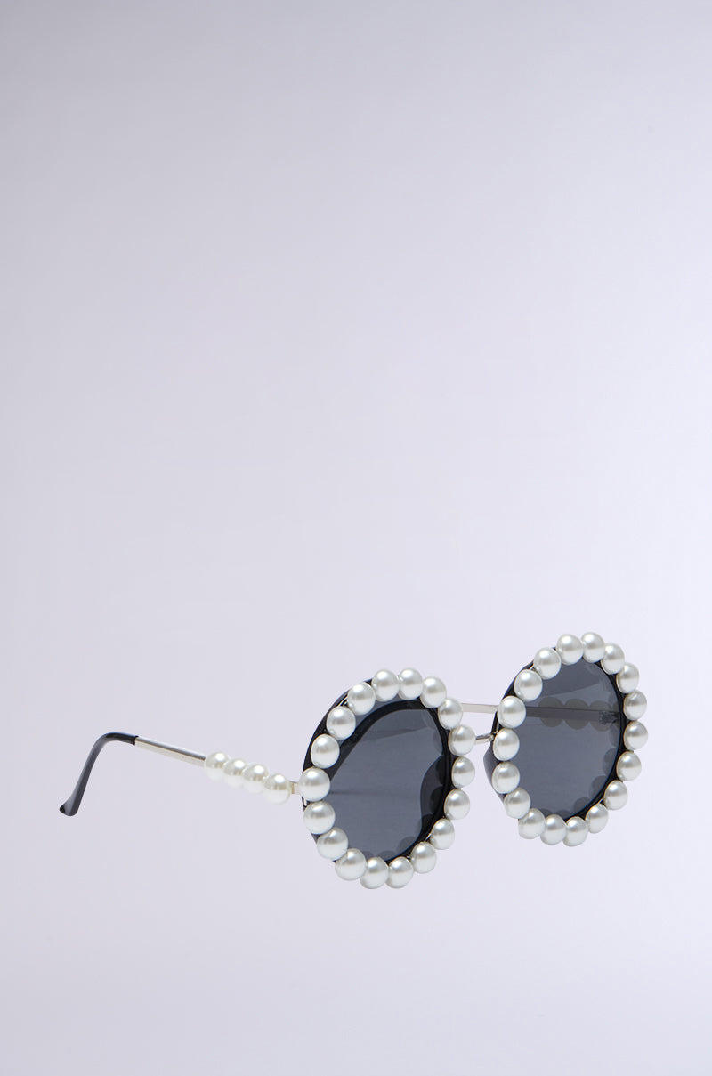 RIRI PEARL SUNGLASSES