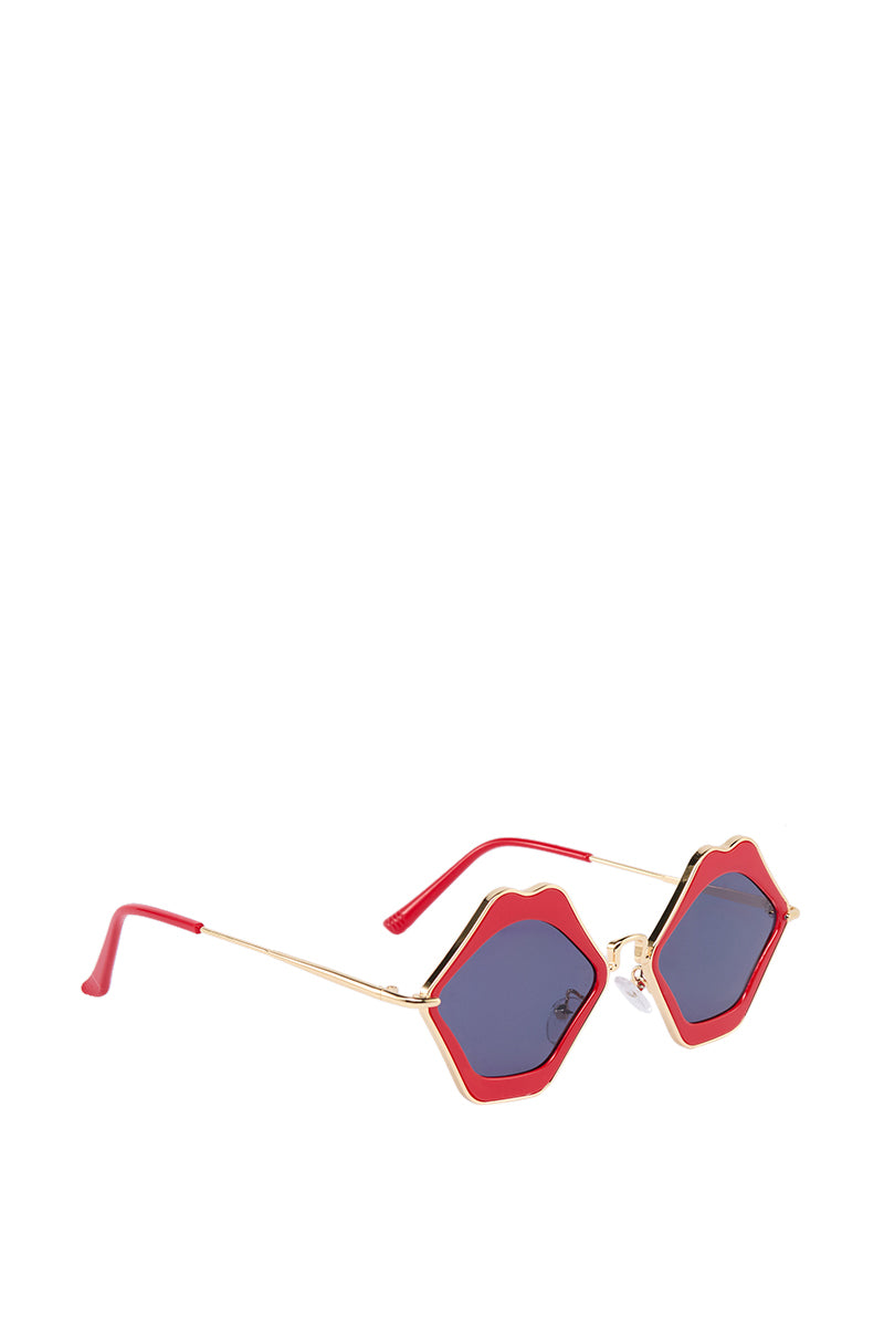 KISS ME SUNGLASSES