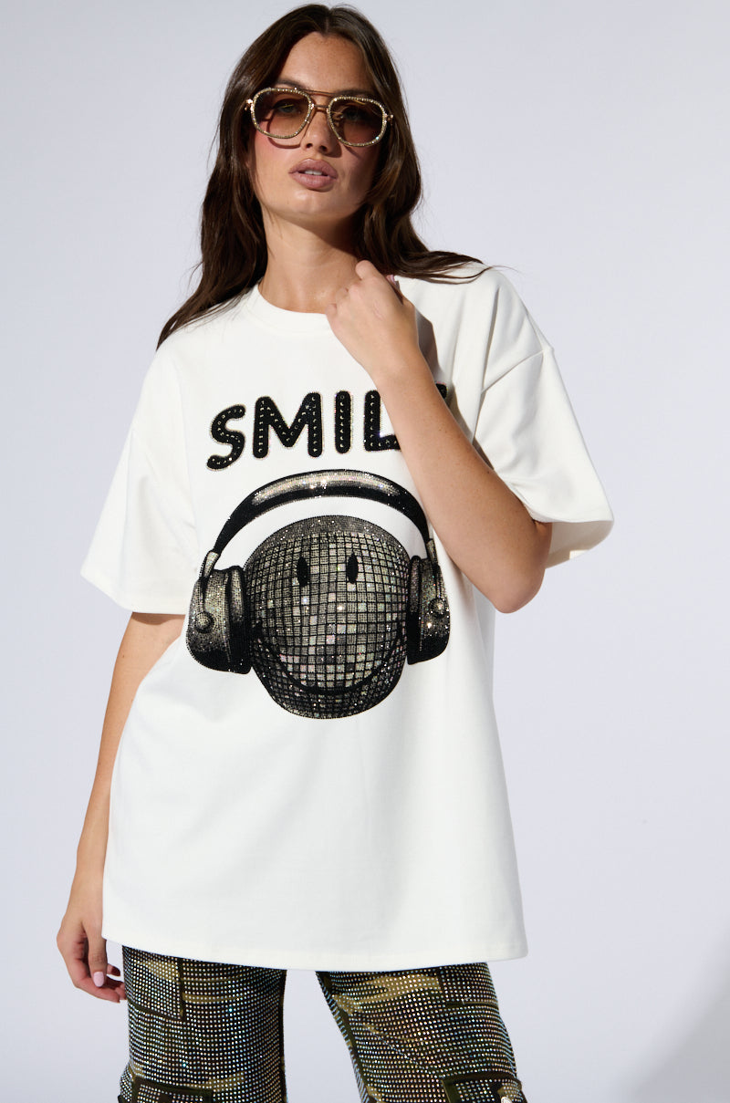 SMILE RHINESTONE DETAIL OVERSIZED TSHIRT IN WHITE